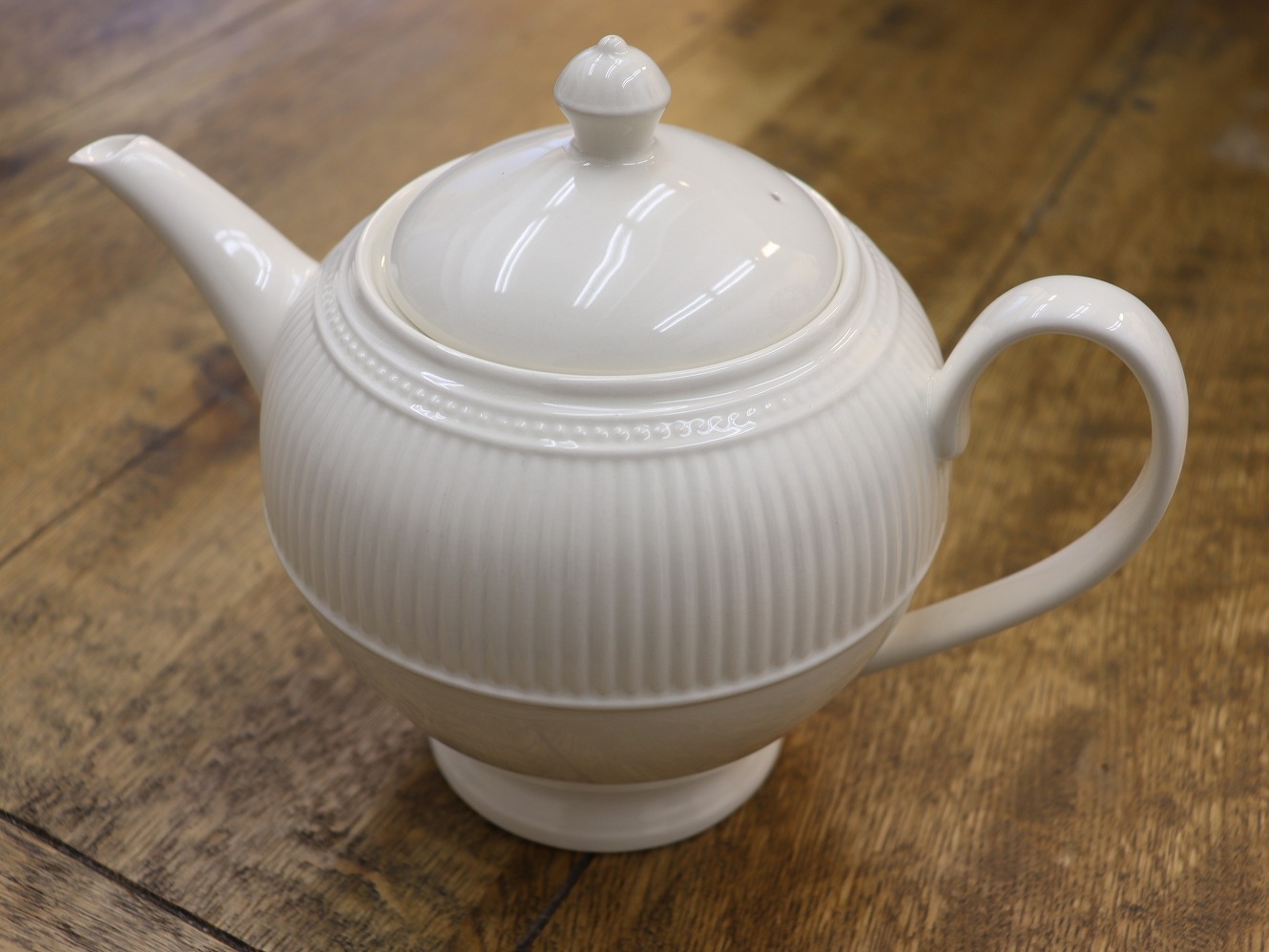 WEDGWOOD クイーンズウェア・ウィンザー クリーム ティーポット | KENT