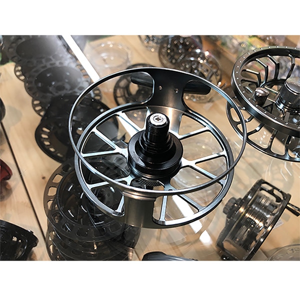 SCIERRA TRAXION 1 LW リール