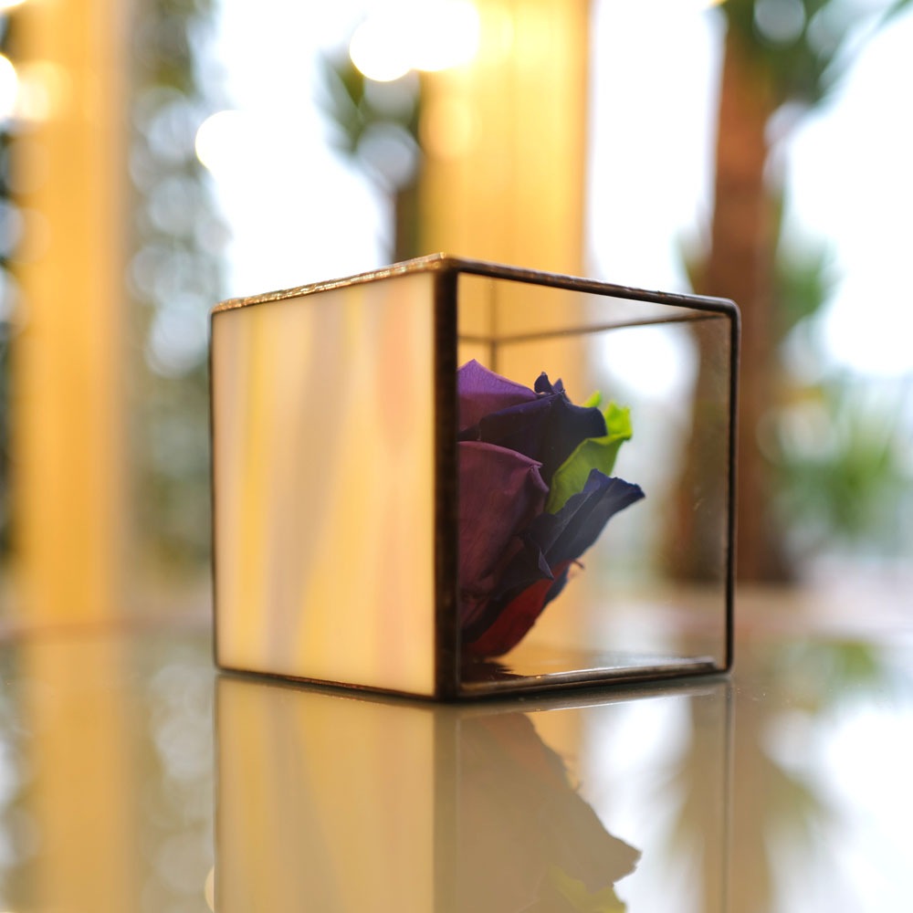 レインボーローズ プリザーブドフラワー in ステンドグラス | 色から