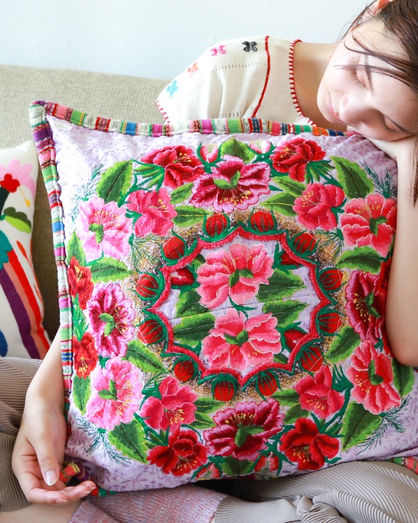 tesoro / 刺繍クッションカバー /ライトパープル｜テソロ(tesoro)公式通販