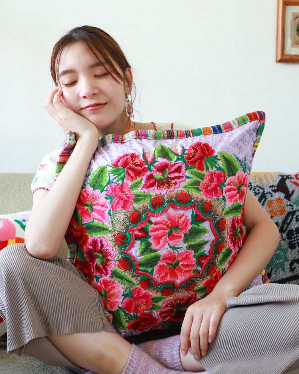 tesoro / 刺繍クッションカバー /ライトパープル｜テソロ(tesoro)公式通販