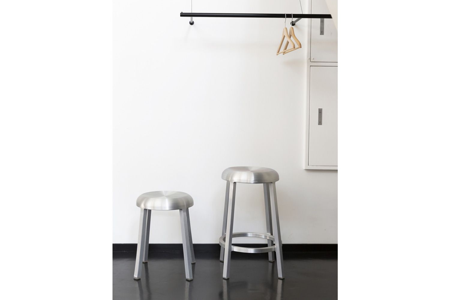 ザ・スモール・スツールの通販 | 家具・インテリア通販 MAARKET マーケット