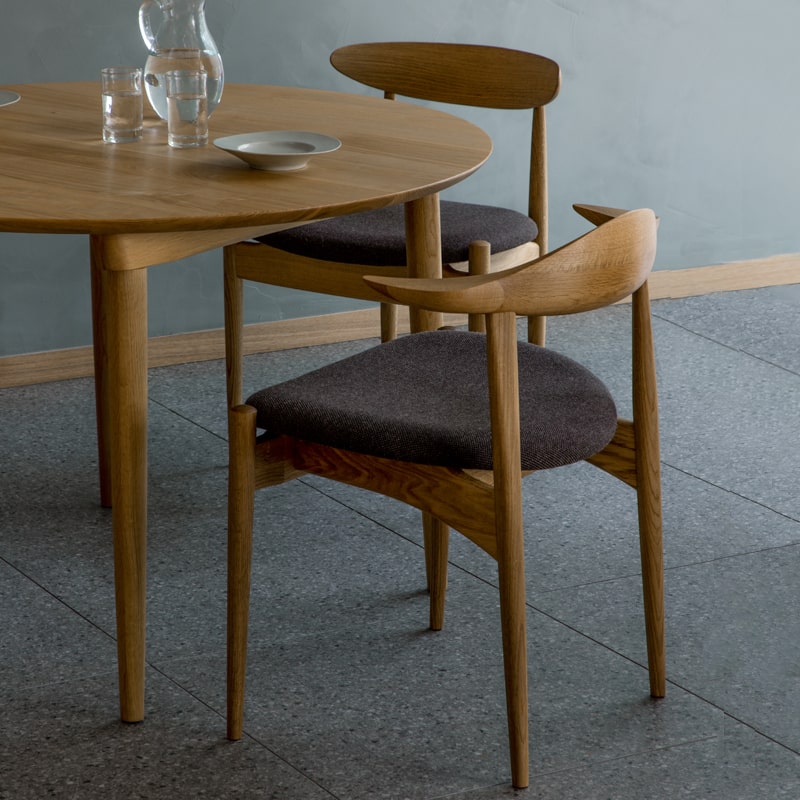 飛騨の家具]Swallowセミアームチェア｜オークヴィレッジオンラインショップ