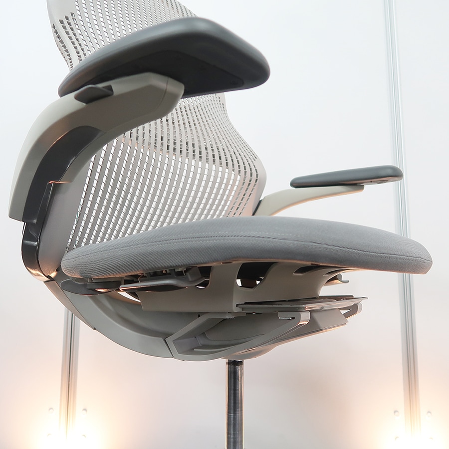 高品質でお買い得。中古オフィス家具【チェア（イス）】Knoll（ノル