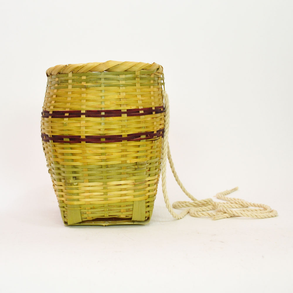 竹の収穫かご 青竹 腰籠 横縞 茶 S 山菜採り 農具 竹籠