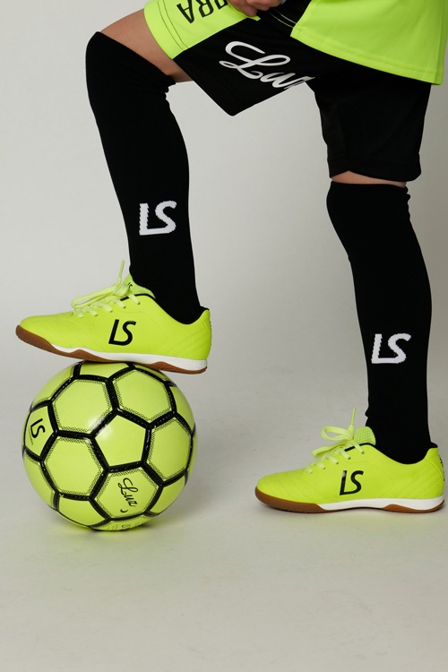 割引セール 50%OFF】LUZeSOMBRA/ルースイソンブラ ジュニア フットサル