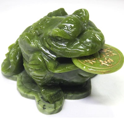グリーンジェイド蛙 三脚銭蜍｜翡翠,ヒスイ,天然石,根付け,置き物,帰る