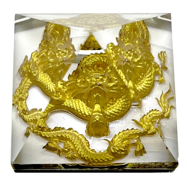 クリスタル四角錐 金龍 3.2cm角 水晶ピラミッド龍彫り |くりすたる