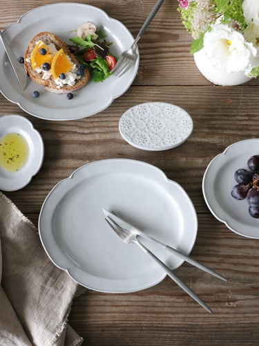 プレートFleur Petit ホワイト 12 x 10 陶器 お皿 花柄 日本製 和洋