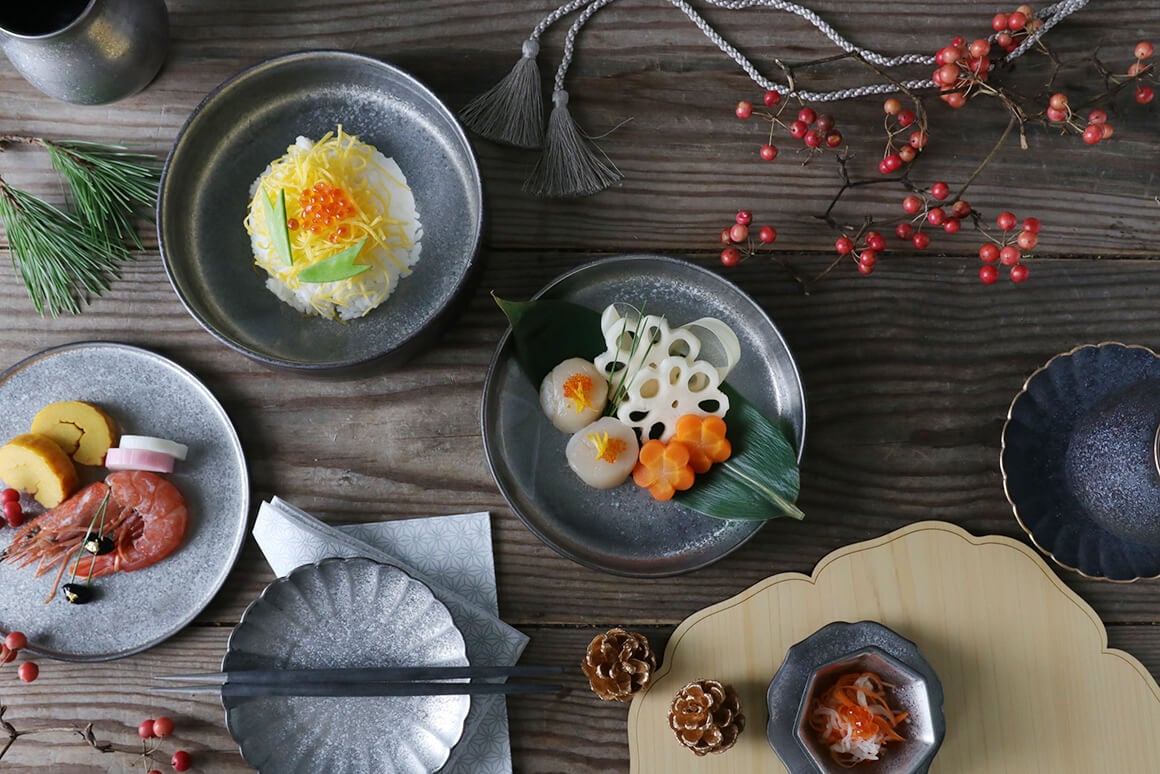 陶悦窯 重箱丸深皿 黒柚子銀塗り