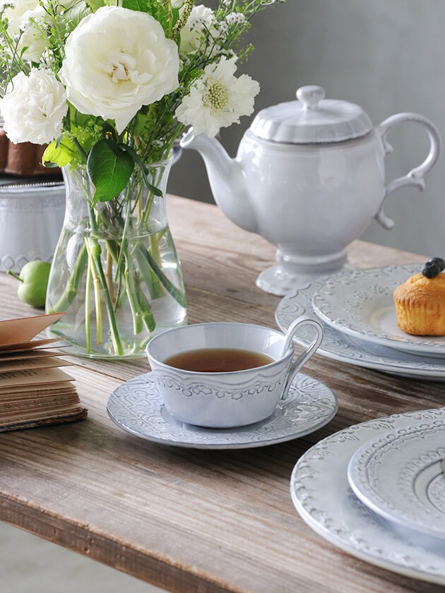 BORDALLO PINHEIRO Rua Novaカップ＆ソーサー