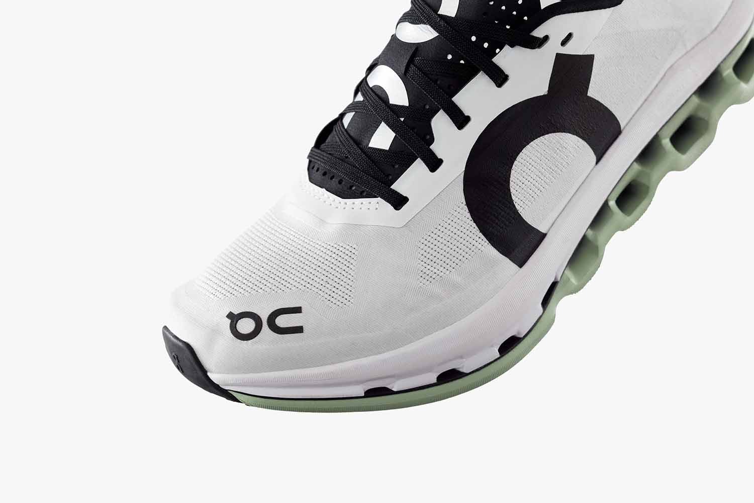 On オン ランニングシューズ Cloudboom Echo クラウドブームエコー