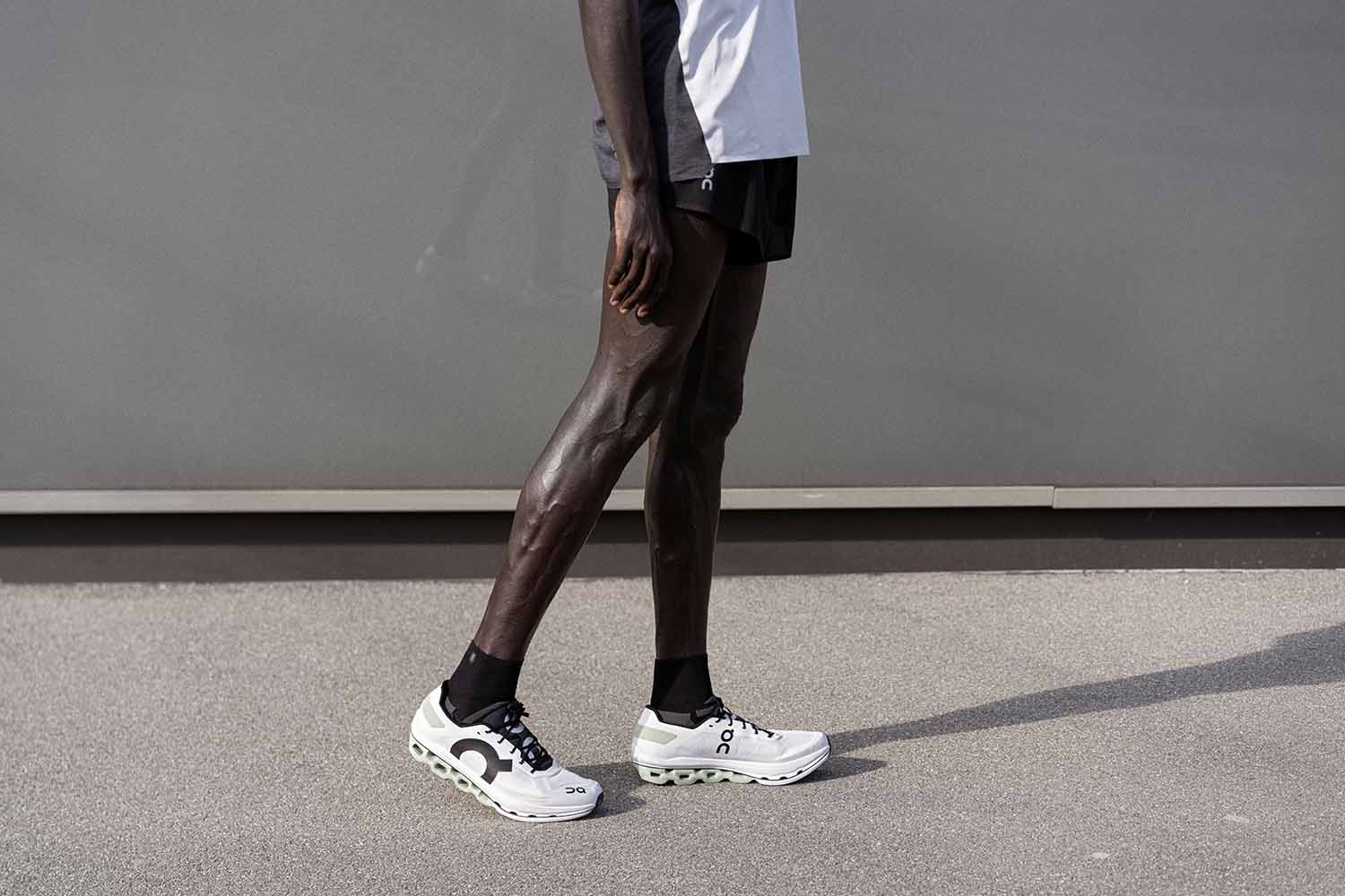 On オン ランニングシューズ Cloudboom Echo クラウドブームエコー