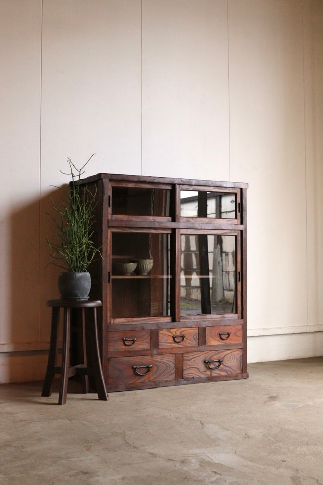 ガラス引戸棚 | 全ての商品 - 古家具古道具 そうすけ