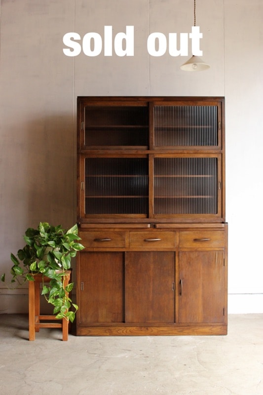 モールガラスの食器棚 | 全ての商品 - 古家具古道具 そうすけ