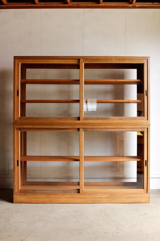両面ガラス引戸棚 | 全ての商品 - 古家具古道具 そうすけ