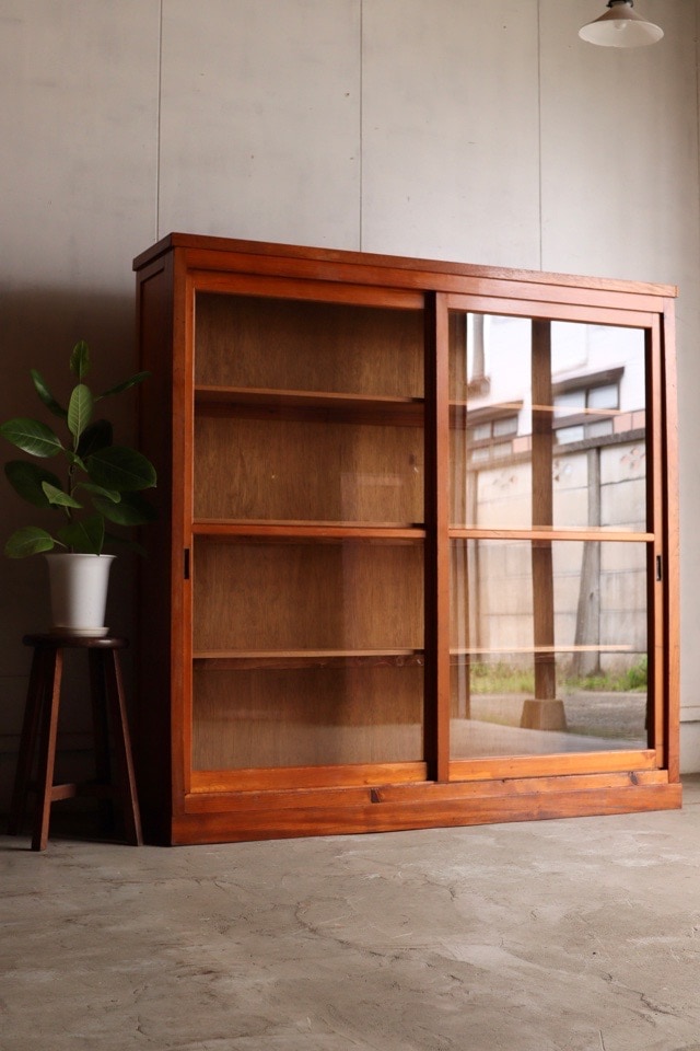 ガラス引戸棚 | 全ての商品 - 古家具古道具 そうすけ