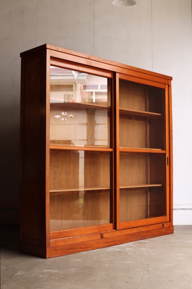 ガラス引戸棚 | 全ての商品 - 古家具古道具 そうすけ