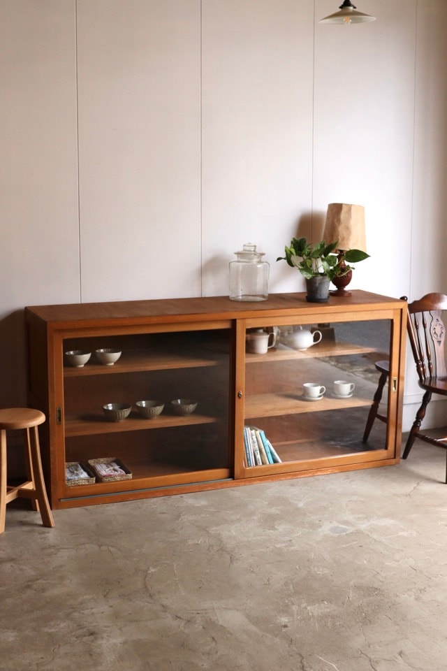 ガラス引戸棚 | 全ての商品 - 古家具古道具 そうすけ