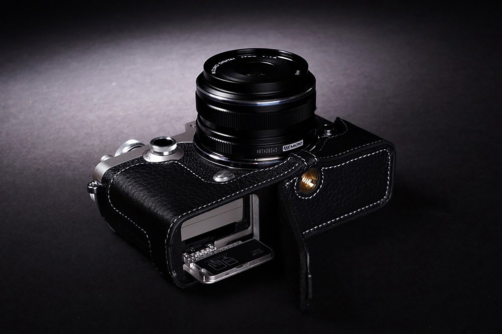 TP Original OLYMPUS PEN-F用 ボディーハーフケース ブラック