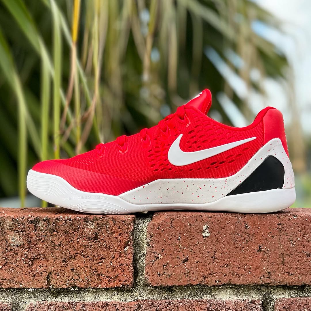 NIKE KOBE 9 EM LOW PROTRO GS ナイキ コービー 9 プロトロGS 【BOY'S