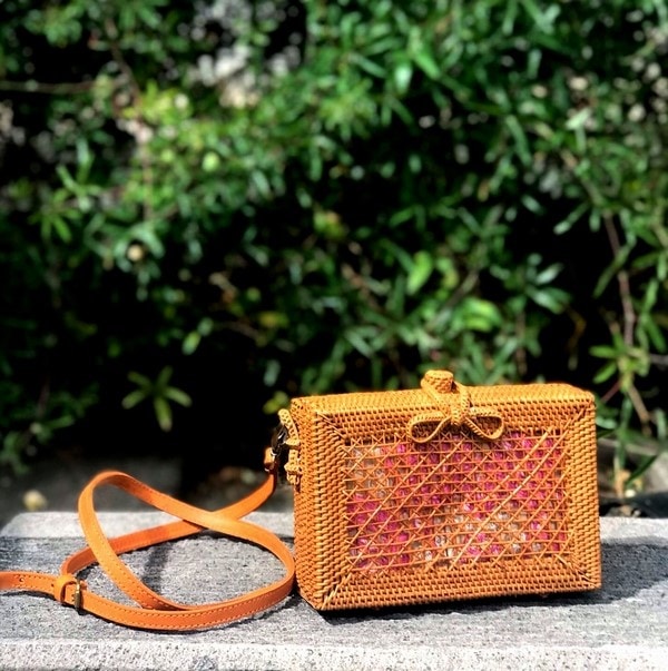 かごバッグ／アタショルダーバッグ ／バティック布の内張り付／バリ島