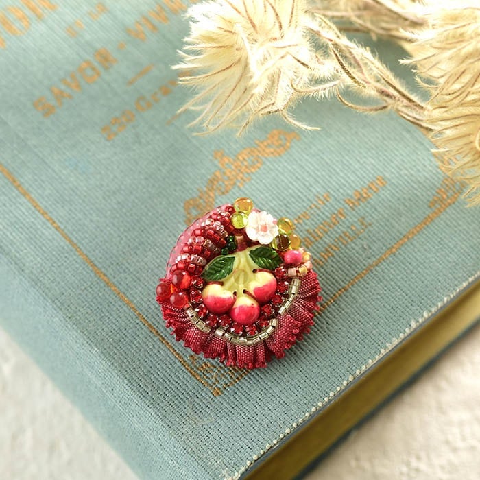 チェリービーズ刺繍ミニブローチキット 【作家：サクラエンブロイ
