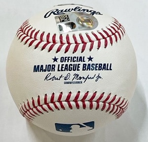 山本由伸 直筆サインボール / Yoshinobu Yamamoto Autographed MLB