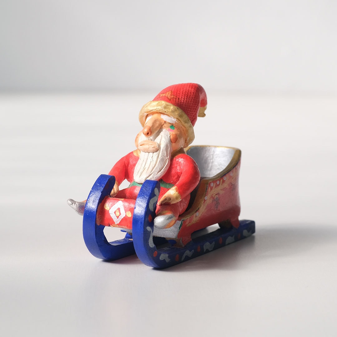 サンタと木彫りのソリ/赤【一点もの】 | カントリーチェア | 糸島