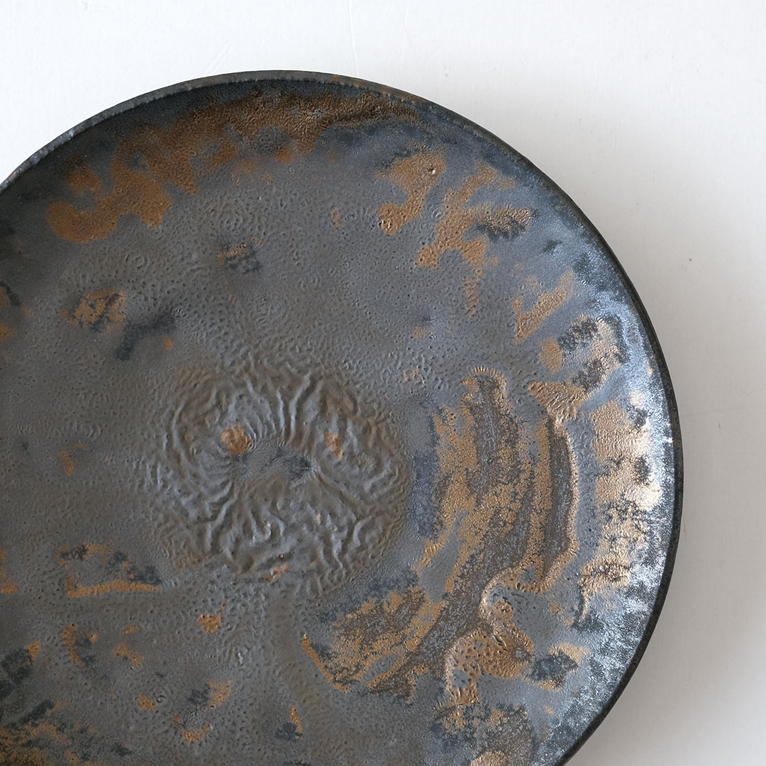黒金彩/5寸皿 | 唐津焼 雅樂窯 ( うたがま ) | 糸島くらし×ここのき