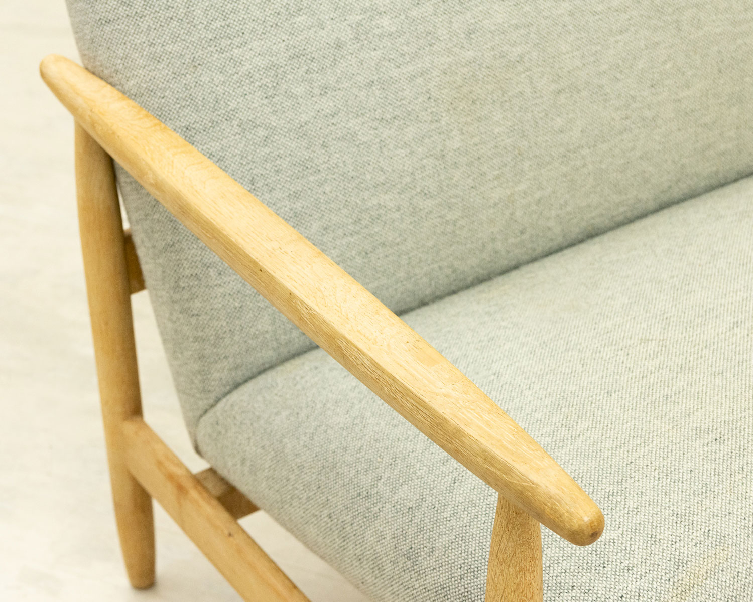 Ejvind A. Johansson (アイヴァン・A・ヨハンソン) J66 2seater Sofa