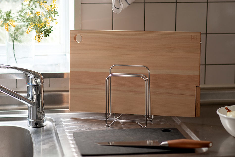 07 Outline まな板スタンド（大木製作所） フリーデザイン ｜ 北欧