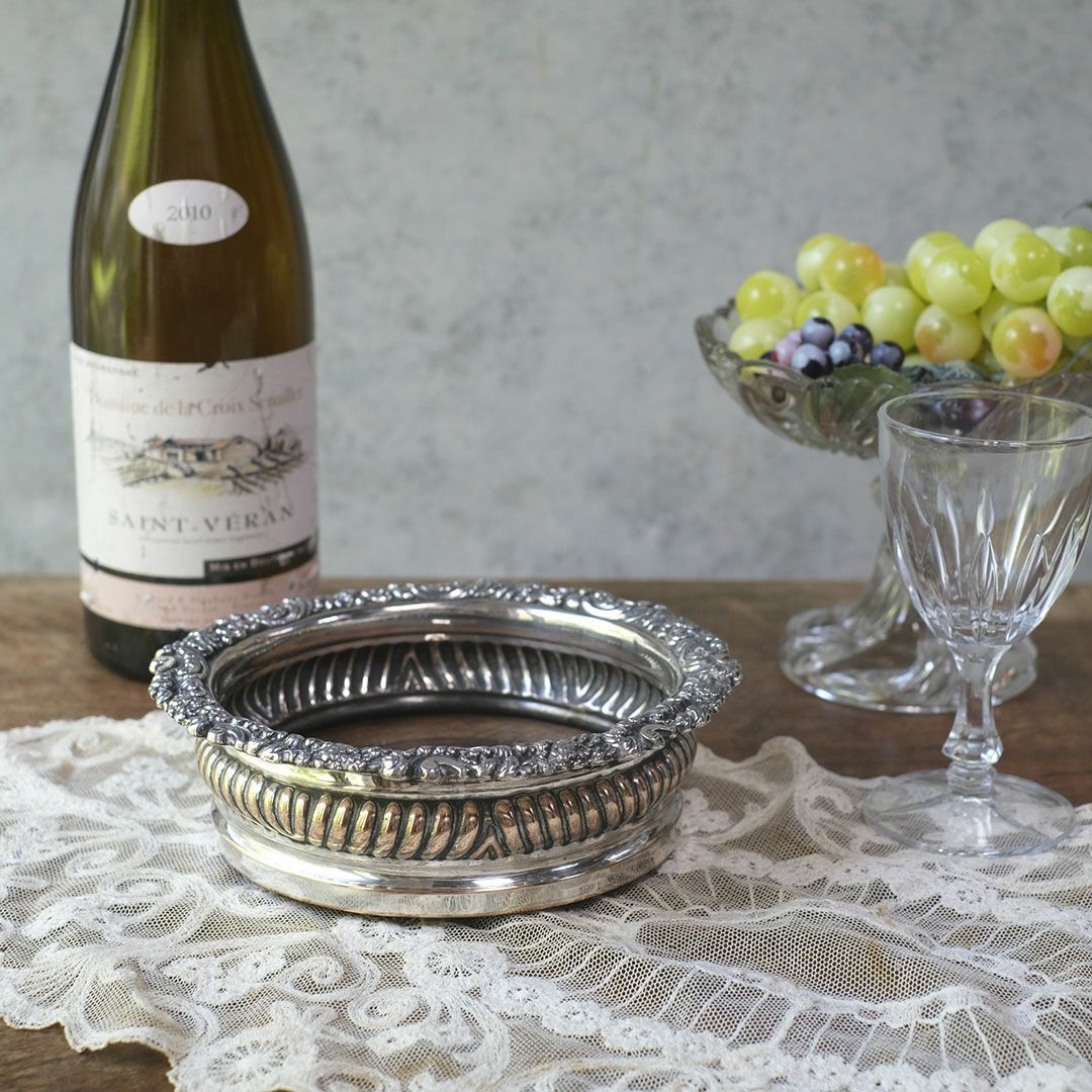 アンティーク シルバープレートボトルコースター 縁取りの美しいワイン