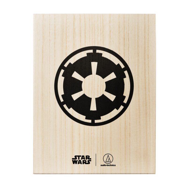 10台限定99万円！越前漆と蒔絵でダース・ベイダーを描いたヘッドホンが