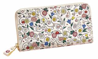 黒塗りに映える金彩の蒔絵…ディズニー創立100周年を記念した会津塗の