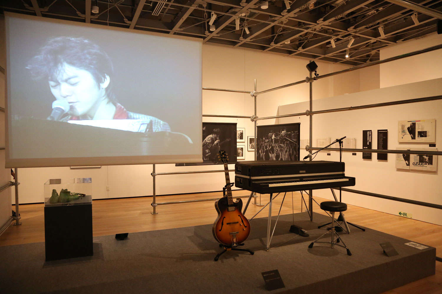 伝説のシンガーソングライター『尾崎豊』に迫る！ 没後30年記念展が