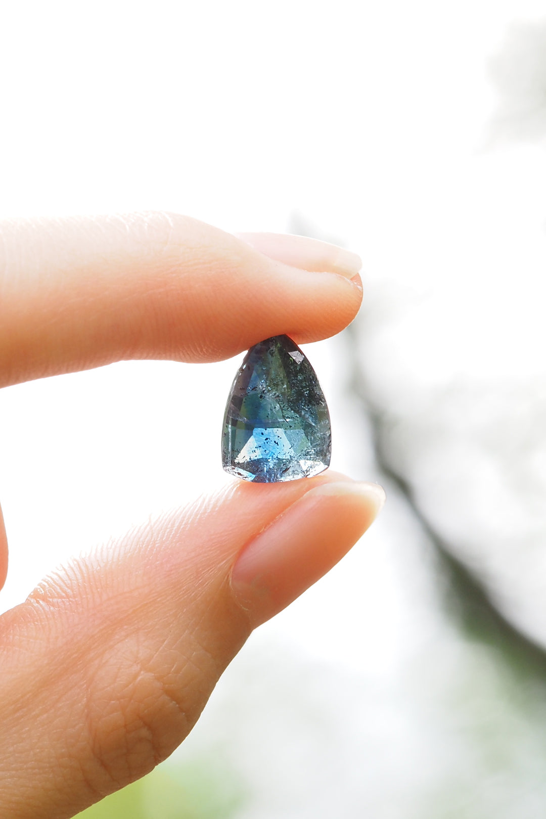 LIMITED出品】インディゴブルーカイヤナイト・ファンシートリリアント