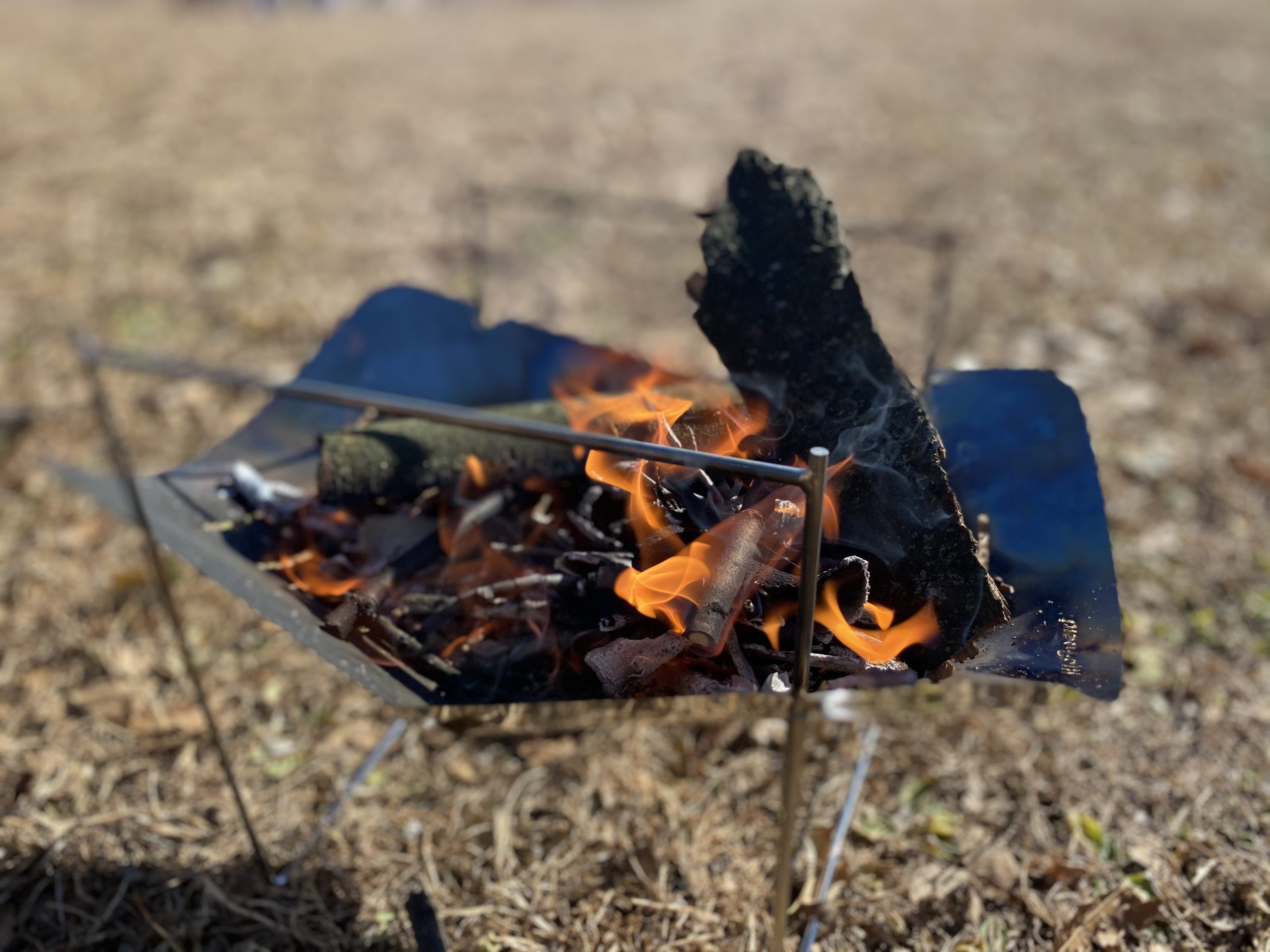 超軽量焚き火台『ピコグリル398』レビュー！ソロでもファミキャンでも