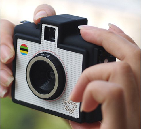 ハーフサイズのトイカメラ。 Golden Half（ゴールデンハーフ