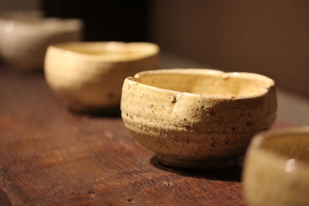 工藤和彦さんの黄粉引と白樺ホワイト: 器まるかく Utsuwa Marukaku