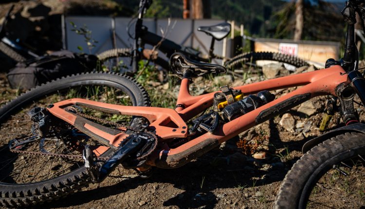 FIRST LOOK: EVIL REVAMPS THE WRECKONING LS - Mountain Bike Action