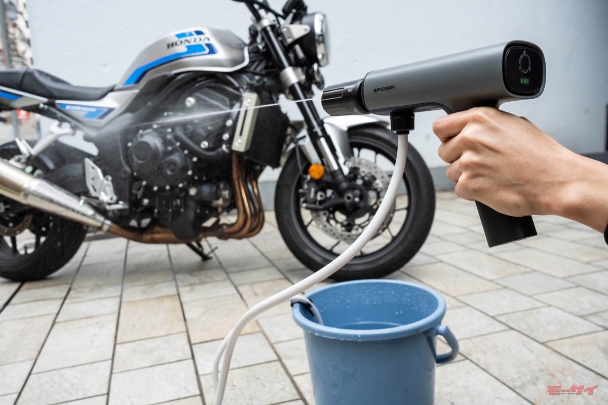 SPICERR ポケッタブル高圧洗浄機 SWU-201】バイクにも使える絶妙な水圧