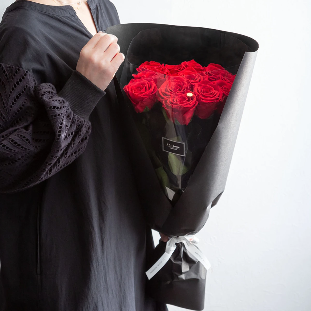 プロポーズは最高級プリザーブドフラワーのAMOROSA MODERNO