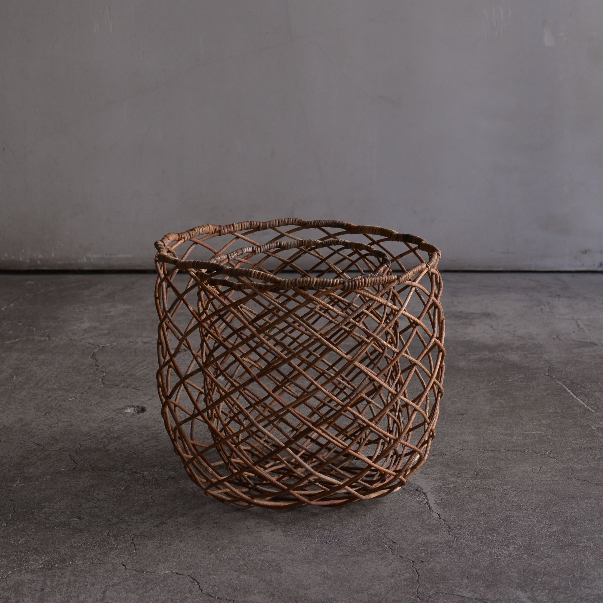 渡部萌｜アケビ軽編籠-1 – Roundabout & OUTBOUND