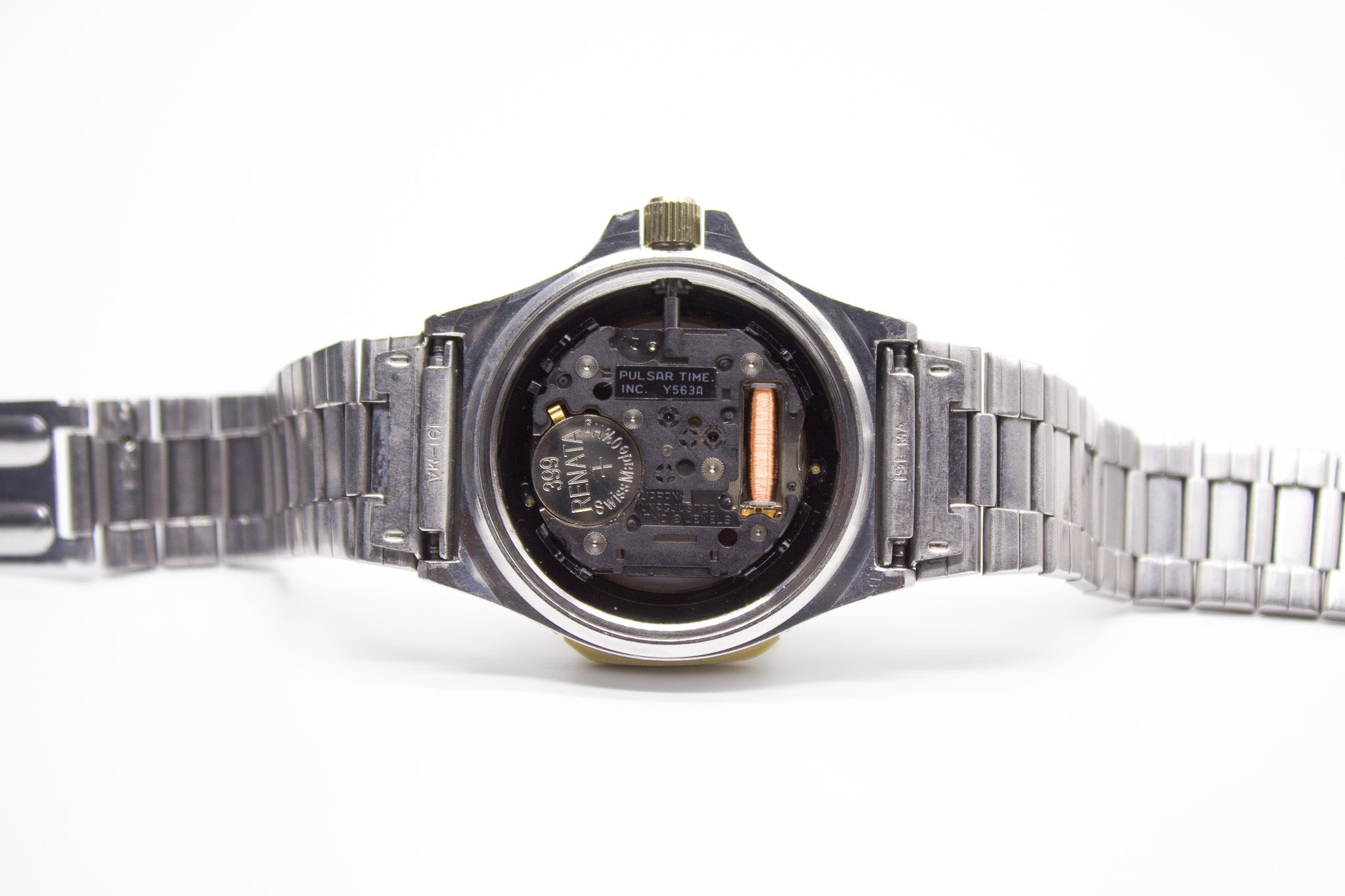 1992 Pulsar Quartz Two Tone Men's Sports Wrist-Watch – Mecalco & Co.