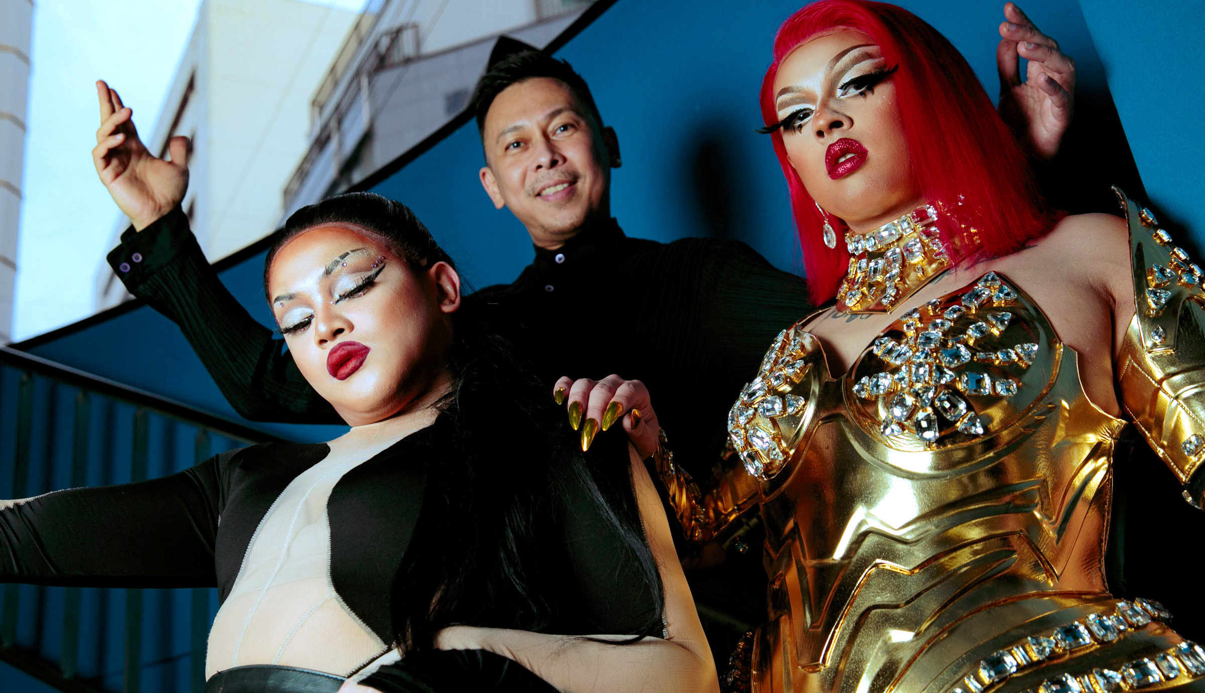 ファンタジーをリアルに変える」Strondhファミリーのドラァグクイーン観