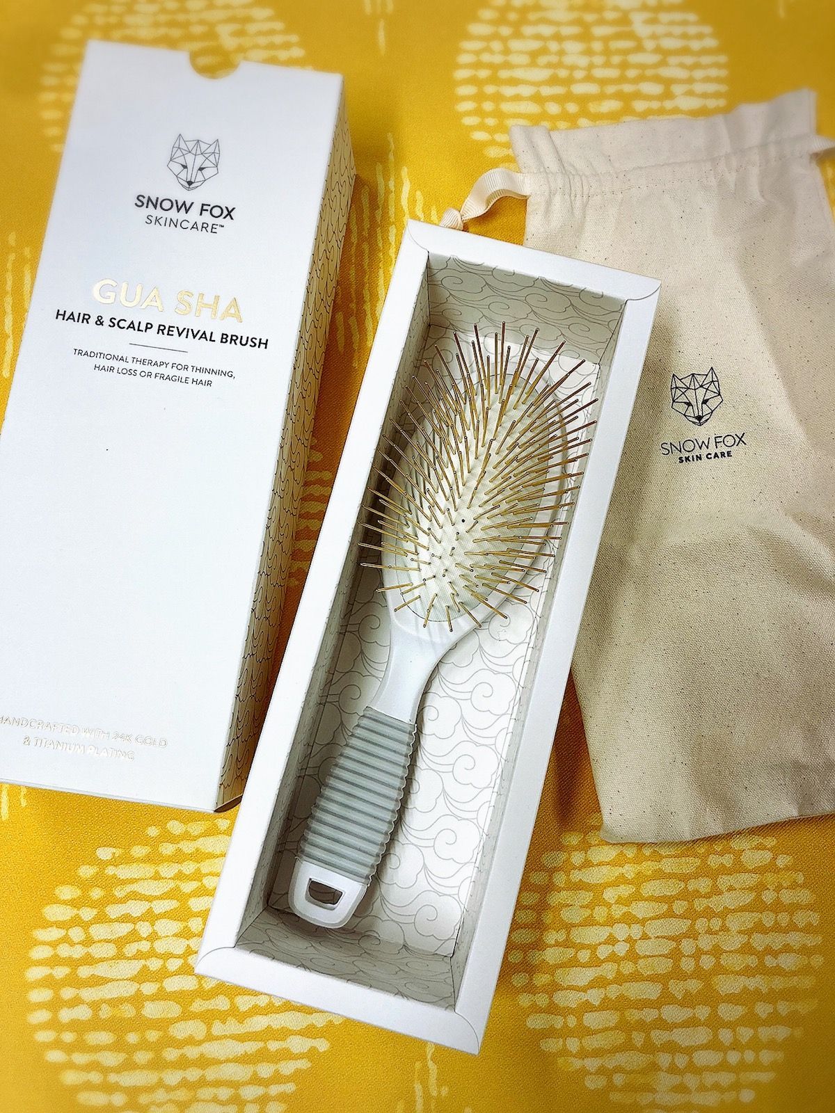 24金使用の針で頭皮をマッサージ！痛くて気持ちいい、美髪を生むブラシ