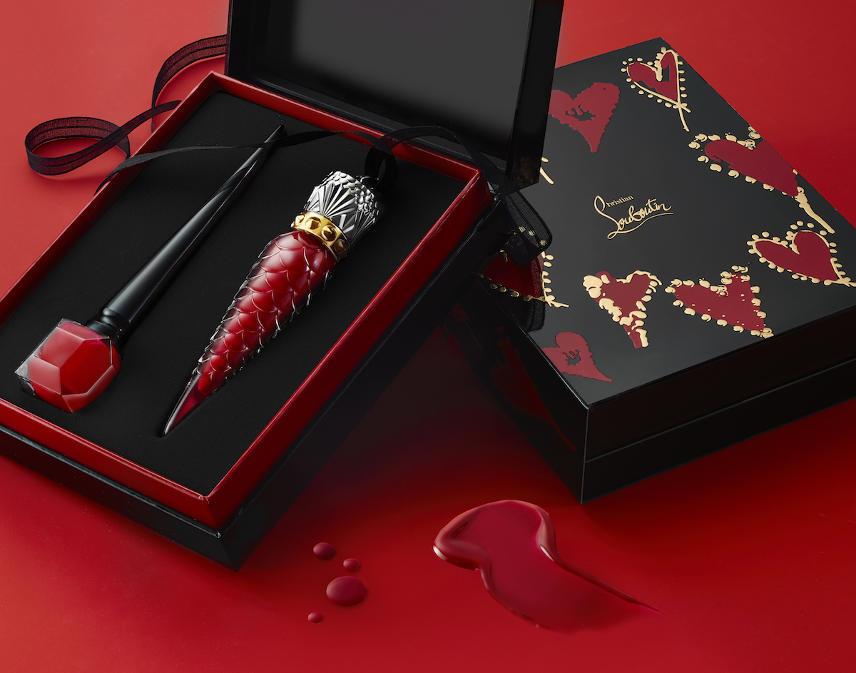 クリスチャン ルブタン」のバレンタインコフレ ハート柄ボックスに