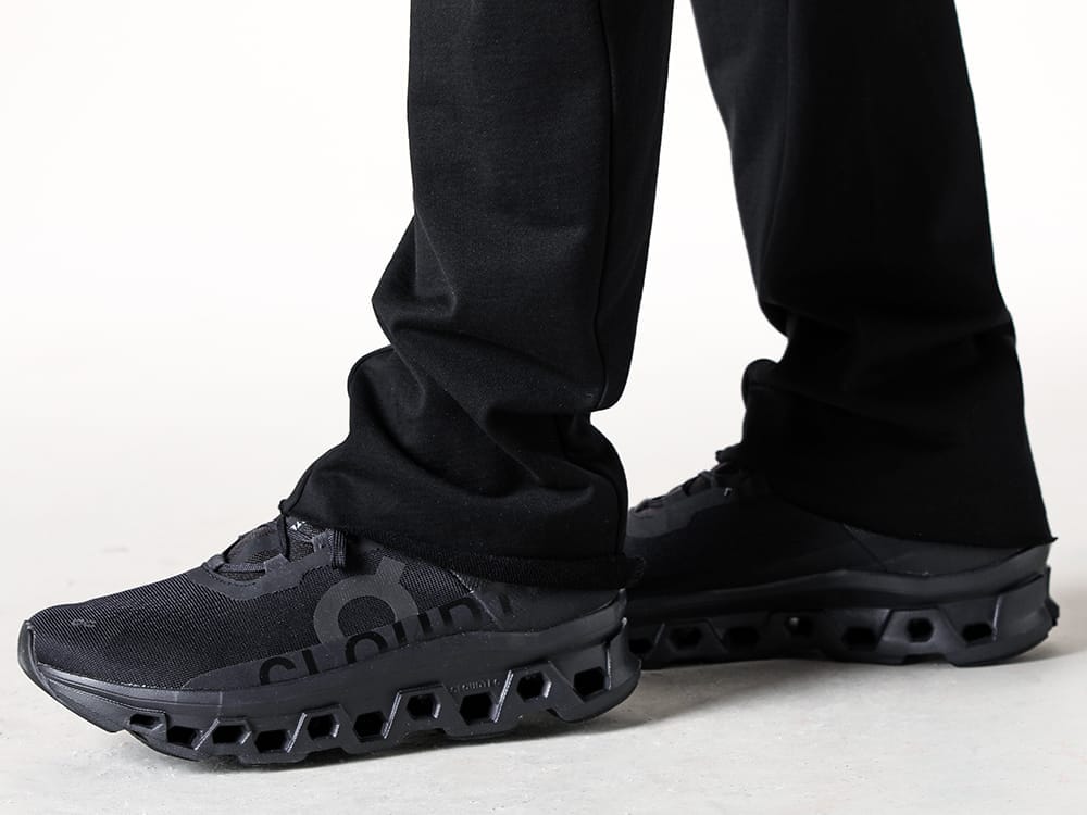 On スニーカーのサイズガイドとスタッフレビュー -FASCINATE