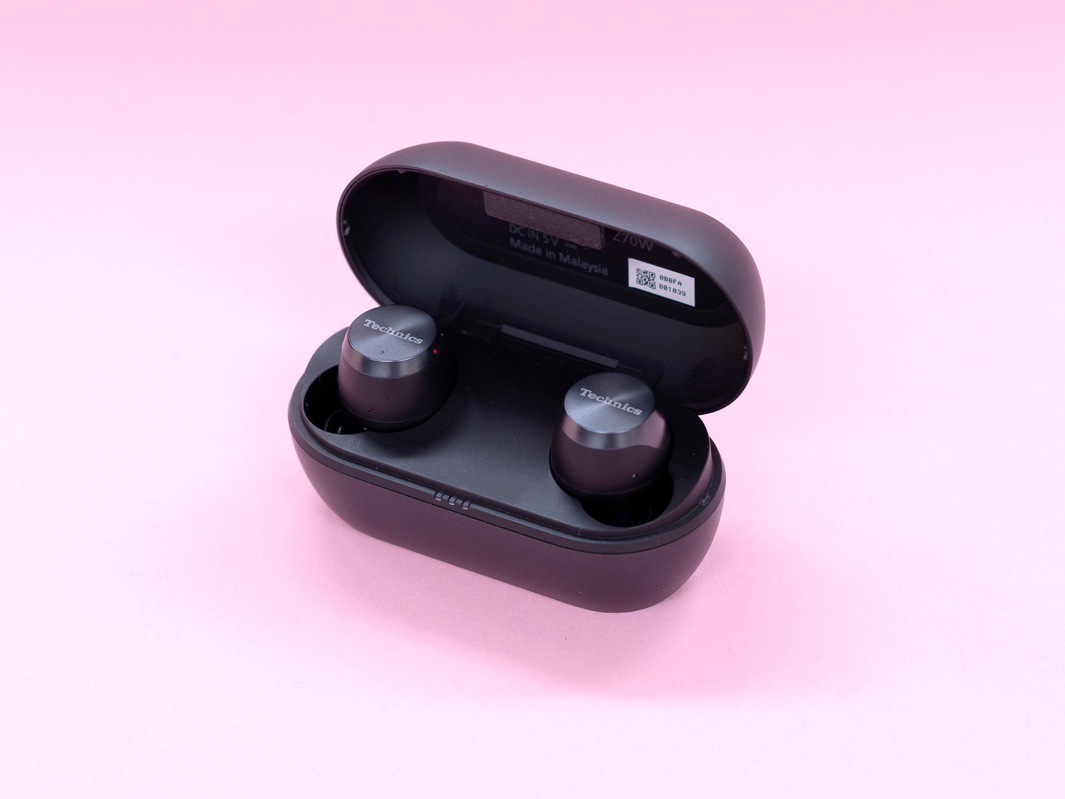 テクニクスの新型ワイヤレスイヤホンEAH-AZ70Wを試した！──強力な